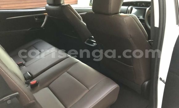 Nunua Ilio tumika Toyota Fortuner White Gari ndani ya Bhunya nchini Manzini Nunua Ilio tumika Toyota Fortuner White Gari ndani ya Bhunya nchini Manzini