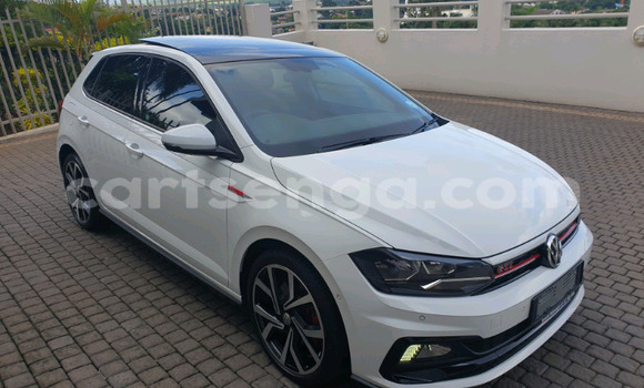 Nunua Ilio tumika Volkswagen Polo White Gari ndani ya Bhunya nchini Manzini Nunua Ilio tumika Volkswagen Polo White Gari ndani ya Bhunya nchini Manzini