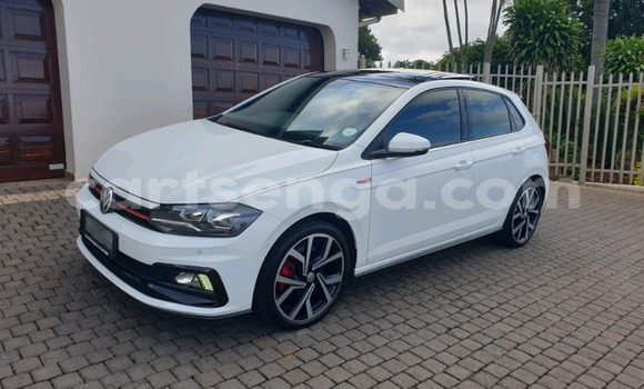 Nunua Ilio tumika Volkswagen Polo White Gari ndani ya Bhunya nchini Manzini Nunua Ilio tumika Volkswagen Polo White Gari ndani ya Bhunya nchini Manzini