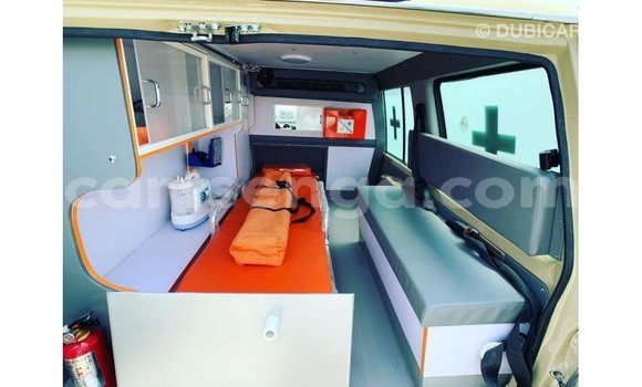 Nunua Imported Toyota Land Cruiser White Gari ndani ya Import - Dubai nchini Hhohho Nunua Imported Toyota Land Cruiser White Gari ndani ya Import - Dubai nchini Hhohho