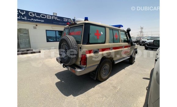 Nunua Imported Toyota Land Cruiser White Gari ndani ya Import - Dubai nchini Hhohho Nunua Imported Toyota Land Cruiser White Gari ndani ya Import - Dubai nchini Hhohho