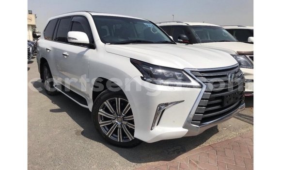 Acheter Import Voiture Lexus LX Blanc à Import - Dubai, Hhohho Acheter Import Voiture Lexus LX Blanc à Import - Dubai, Hhohho