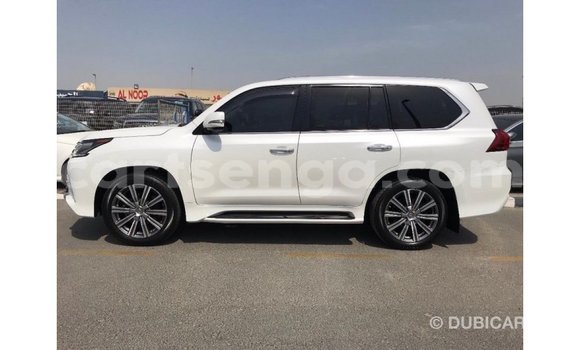Acheter Import Voiture Lexus LX Blanc à Import - Dubai, Hhohho Acheter Import Voiture Lexus LX Blanc à Import - Dubai, Hhohho