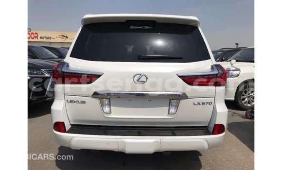 Acheter Import Voiture Lexus LX Blanc à Import - Dubai, Hhohho Acheter Import Voiture Lexus LX Blanc à Import - Dubai, Hhohho