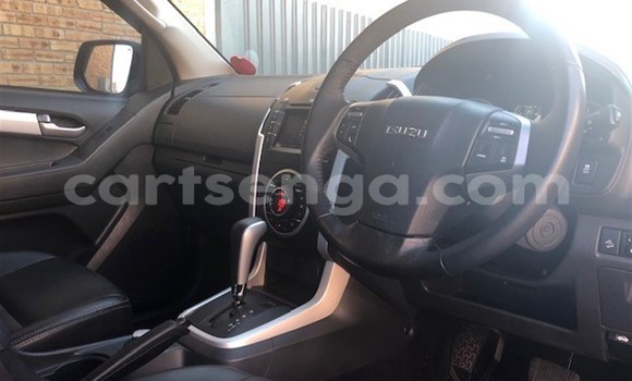 Acheter Occasion Voiture Isuzu KB Blanc à Manzini, Manzini Acheter Occasion Voiture Isuzu KB Blanc à Manzini, Manzini