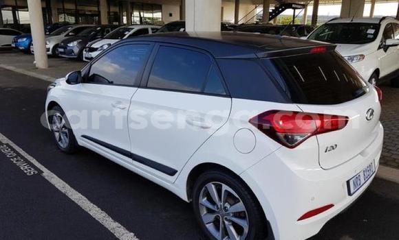 Nunua Ilio tumika Hyundai i20 White Gari ndani ya Manzini nchini Manzini Nunua Ilio tumika Hyundai i20 White Gari ndani ya Manzini nchini Manzini