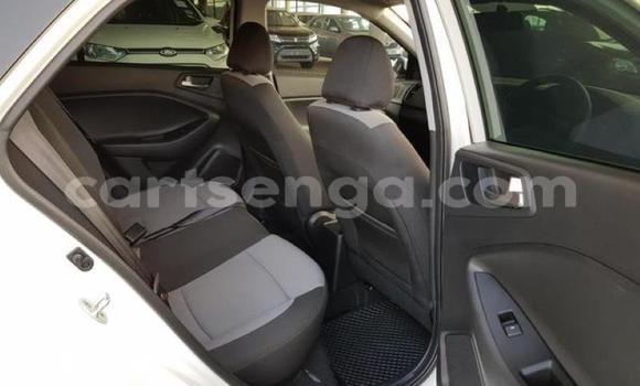 Nunua Ilio tumika Hyundai i20 White Gari ndani ya Manzini nchini Manzini Nunua Ilio tumika Hyundai i20 White Gari ndani ya Manzini nchini Manzini