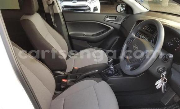 Nunua Ilio tumika Hyundai i20 White Gari ndani ya Manzini nchini Manzini Nunua Ilio tumika Hyundai i20 White Gari ndani ya Manzini nchini Manzini