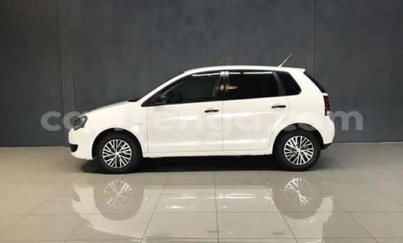 Nunua Ilio tumika Volkswagen Polo White Gari ndani ya Big Bend nchini Wilaya ya Lubombo Nunua Ilio tumika Volkswagen Polo White Gari ndani ya Big Bend nchini Wilaya ya Lubombo