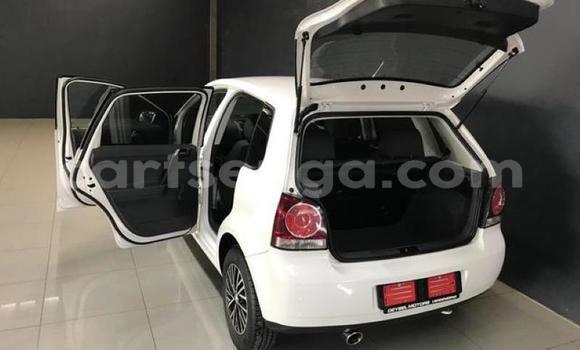 Nunua Ilio tumika Volkswagen Polo White Gari ndani ya Big Bend nchini Wilaya ya Lubombo Nunua Ilio tumika Volkswagen Polo White Gari ndani ya Big Bend nchini Wilaya ya Lubombo