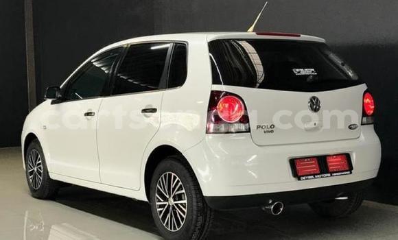 Nunua Ilio tumika Volkswagen Polo White Gari ndani ya Big Bend nchini Wilaya ya Lubombo Nunua Ilio tumika Volkswagen Polo White Gari ndani ya Big Bend nchini Wilaya ya Lubombo