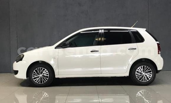 Nunua Ilio tumika Volkswagen Polo White Gari ndani ya Big Bend nchini Wilaya ya Lubombo Nunua Ilio tumika Volkswagen Polo White Gari ndani ya Big Bend nchini Wilaya ya Lubombo