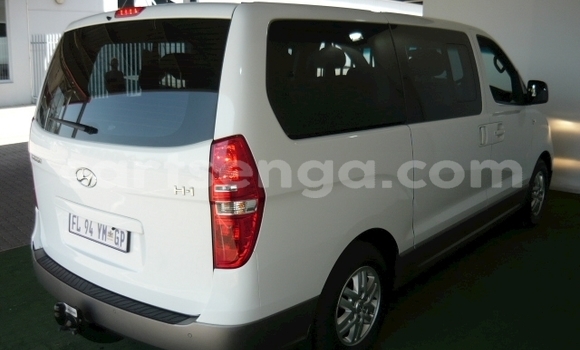 Buy Used Hyundai H1 White Car in Manzini in Manzini Buy Used Hyundai H1 White Car in Manzini in Manzini