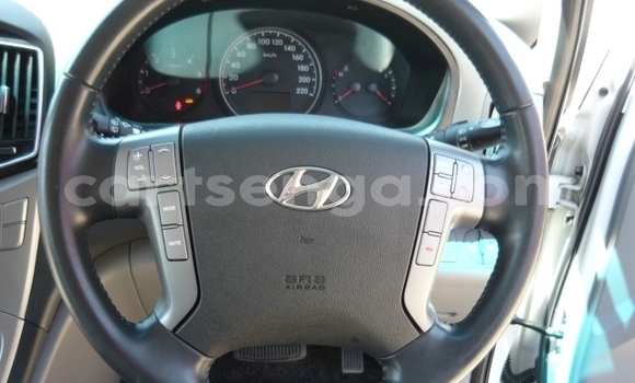 Buy Used Hyundai H1 White Car in Manzini in Manzini Buy Used Hyundai H1 White Car in Manzini in Manzini