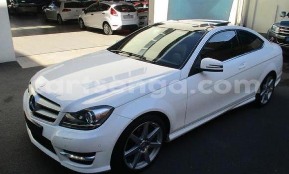 Buy Used Mercedes‒Benz C–Class White Car in Matsapha in Manzini Buy Used Mercedes‒Benz C–Class White Car in Matsapha in Manzini