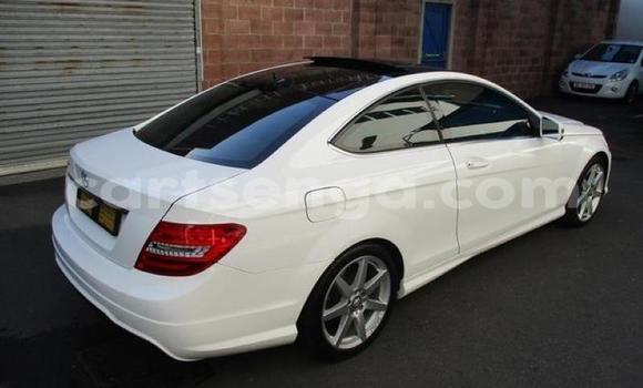 Buy Used Mercedes‒Benz C–Class White Car in Matsapha in Manzini Buy Used Mercedes‒Benz C–Class White Car in Matsapha in Manzini