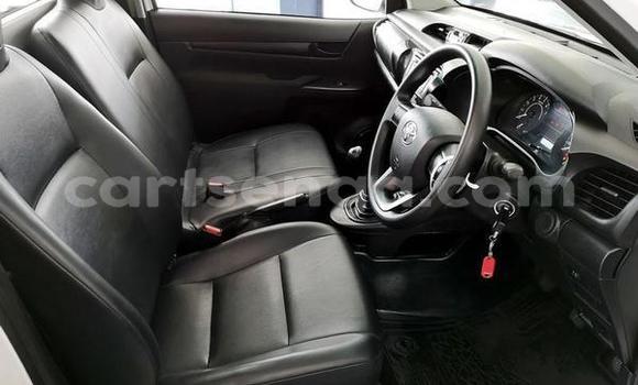Acheter Occasion Voiture Toyota Hilux Blanc à Bhunya, Manzini Acheter Occasion Voiture Toyota Hilux Blanc à Bhunya, Manzini