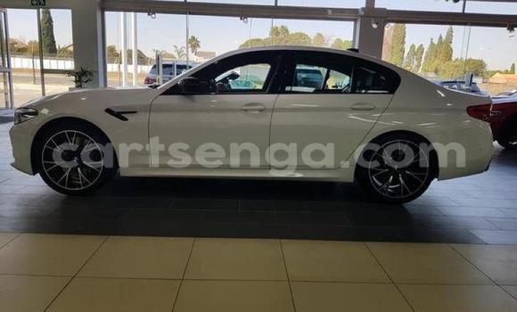 Acheter Occasion Voiture BMW M5 Blanc à Bhunya, Manzini Acheter Occasion Voiture BMW M5 Blanc à Bhunya, Manzini