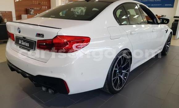 Acheter Occasion Voiture BMW M5 Blanc à Bhunya, Manzini Acheter Occasion Voiture BMW M5 Blanc à Bhunya, Manzini