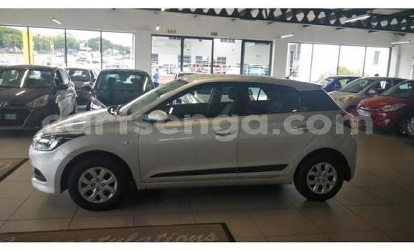 Acheter Occasion Voiture Hyundai i20 Gris à Bhunya, Manzini Acheter Occasion Voiture Hyundai i20 Gris à Bhunya, Manzini