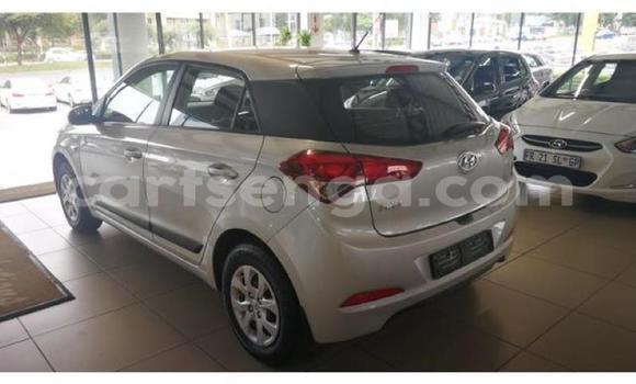 Acheter Occasion Voiture Hyundai i20 Gris à Bhunya, Manzini Acheter Occasion Voiture Hyundai i20 Gris à Bhunya, Manzini