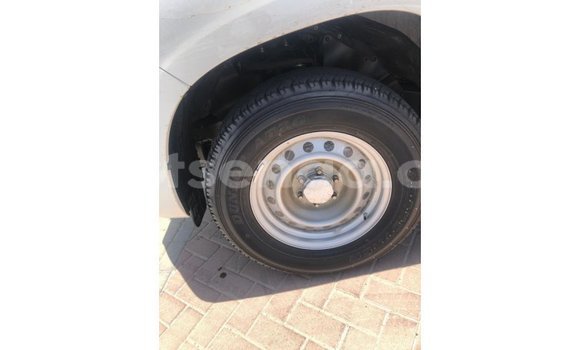 Nunua Imported Toyota Prado White Gari ndani ya Import - Dubai nchini Hhohho Nunua Imported Toyota Prado White Gari ndani ya Import - Dubai nchini Hhohho