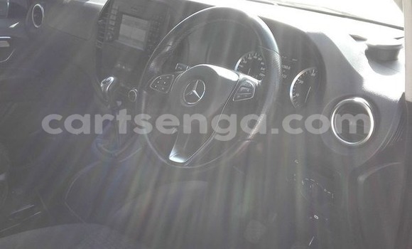 Acheter Occasion Voiture Mercedes‒Benz Vito Rouge à Bhunya, Manzini Acheter Occasion Voiture Mercedes‒Benz Vito Rouge à Bhunya, Manzini