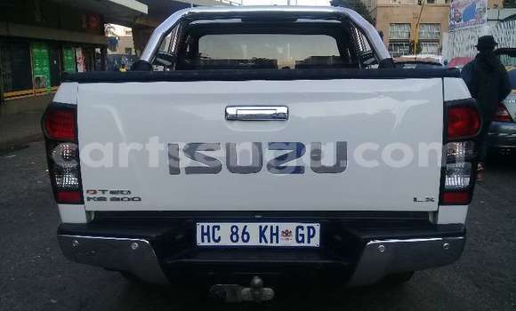 Buy Used Isuzu KB White Car in Bhunya in Manzini Buy Used Isuzu KB White Car in Bhunya in Manzini