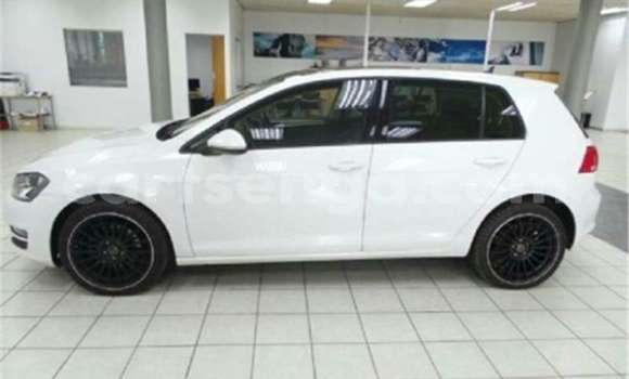 Buy Used Volkswagen Golf R White Car in Bhunya in Manzini Buy Used Volkswagen Golf R White Car in Bhunya in Manzini