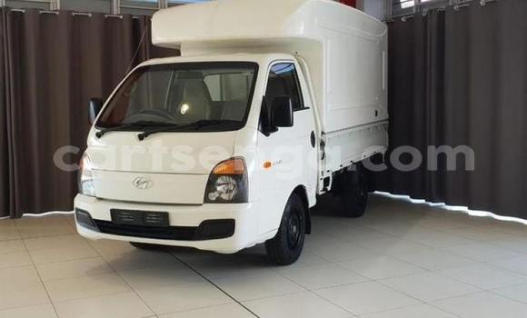 Acheter Occasion Voiture Hyundai H200 Blanc à Bhunya, Manzini Acheter Occasion Voiture Hyundai H200 Blanc à Bhunya, Manzini