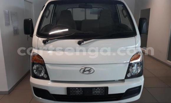 Acheter Occasion Voiture Hyundai H200 Blanc à Bhunya, Manzini Acheter Occasion Voiture Hyundai H200 Blanc à Bhunya, Manzini