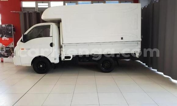 Acheter Occasion Voiture Hyundai H200 Blanc à Bhunya, Manzini Acheter Occasion Voiture Hyundai H200 Blanc à Bhunya, Manzini