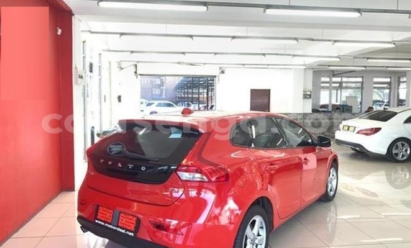 Buy Used Volvo V40 Red Car in Bulembu in Hhohho Buy Used Volvo V40 Red Car in Bulembu in Hhohho