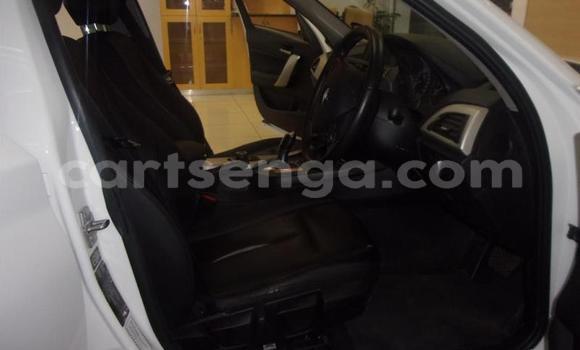 Acheter Occasion Voiture BMW 1–Series Blanc à Bhunya, Manzini Acheter Occasion Voiture BMW 1–Series Blanc à Bhunya, Manzini