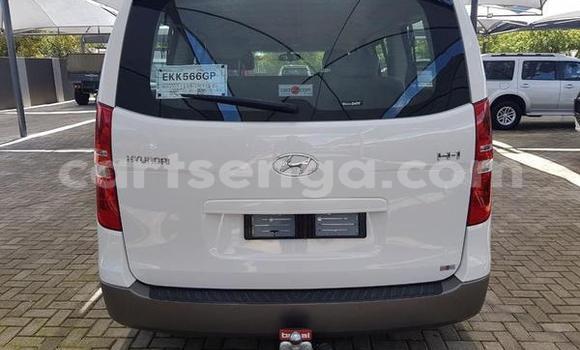 Acheter Occasion Voiture Hyundai H1 Blanc à Bhunya, Manzini Acheter Occasion Voiture Hyundai H1 Blanc à Bhunya, Manzini
