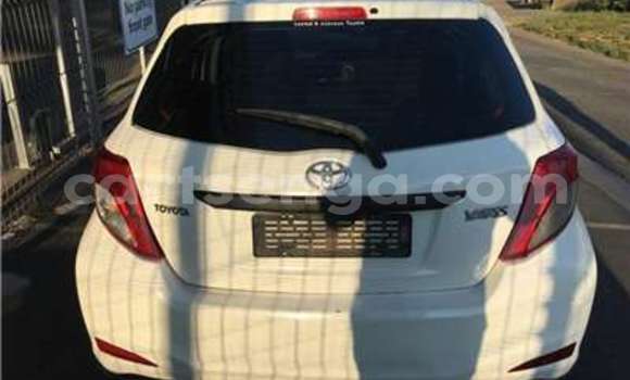 Buy Used Toyota Yaris White Car in Bhunya in Manzini Buy Used Toyota Yaris White Car in Bhunya in Manzini
