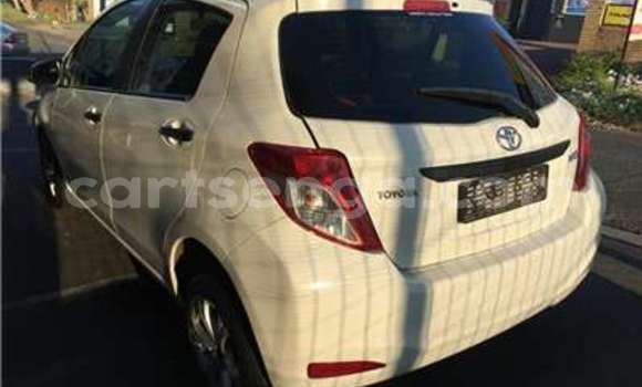 Buy Used Toyota Yaris White Car in Bhunya in Manzini Buy Used Toyota Yaris White Car in Bhunya in Manzini