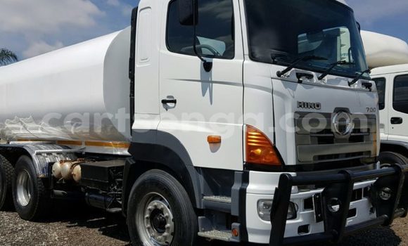 Nunua Ilio tumika Hino Ranger White Lori ndani ya Mbabane nchini Manzini Nunua Ilio tumika Hino Ranger White Lori ndani ya Mbabane nchini Manzini