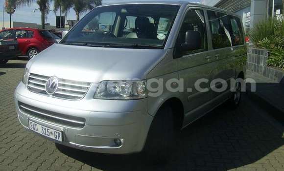 Buy Used Volkswagen Caravelle Silver Car in Bhunya in Manzini Buy Used Volkswagen Caravelle Silver Car in Bhunya in Manzini