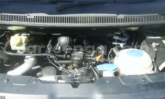 Buy Used Volkswagen Caravelle Silver Car in Bhunya in Manzini Buy Used Volkswagen Caravelle Silver Car in Bhunya in Manzini