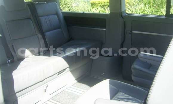 Buy Used Volkswagen Caravelle Silver Car in Bhunya in Manzini Buy Used Volkswagen Caravelle Silver Car in Bhunya in Manzini