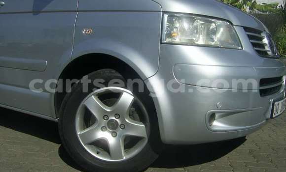Buy Used Volkswagen Caravelle Silver Car in Bhunya in Manzini Buy Used Volkswagen Caravelle Silver Car in Bhunya in Manzini