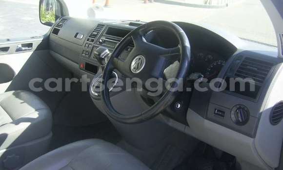 Buy Used Volkswagen Caravelle Silver Car in Bhunya in Manzini Buy Used Volkswagen Caravelle Silver Car in Bhunya in Manzini