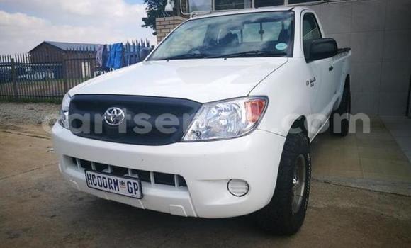 Buy Used Toyota Hilux White Car in Ezulwini in Hhohho Buy Used Toyota Hilux White Car in Ezulwini in Hhohho