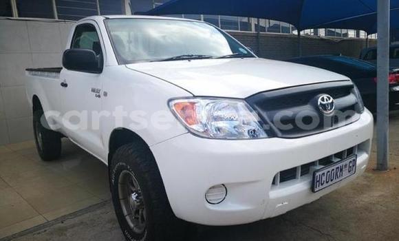 Buy Used Toyota Hilux White Car in Ezulwini in Hhohho Buy Used Toyota Hilux White Car in Ezulwini in Hhohho