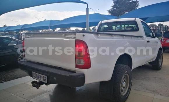 Buy Used Toyota Hilux White Car in Ezulwini in Hhohho Buy Used Toyota Hilux White Car in Ezulwini in Hhohho