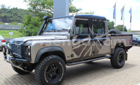 Buy Used Land Rover Defender Other Car in Bhunya in Manzini Buy Used Land Rover Defender Other Car in Bhunya in Manzini