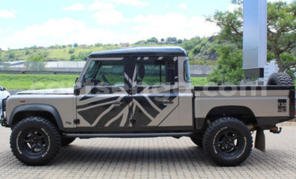 Buy Used Land Rover Defender Other Car in Bhunya in Manzini Buy Used Land Rover Defender Other Car in Bhunya in Manzini