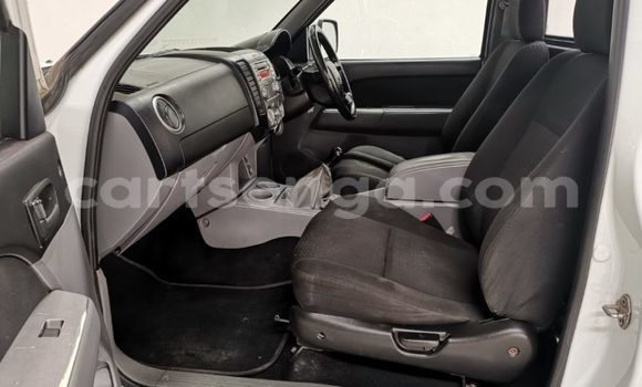 Buy Used Mazda BT-50 White Car in Lobamba in Manzini Buy Used Mazda BT-50 White Car in Lobamba in Manzini