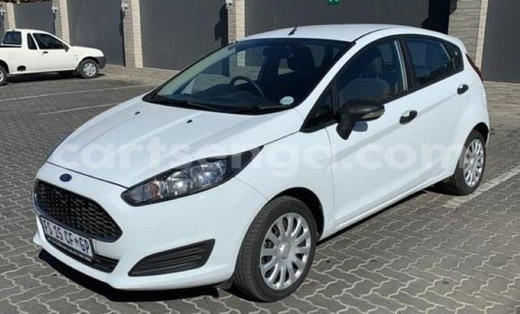 Nunua Ilio tumika Ford Fiesta White Gari ndani ya Manzini nchini Manzini Nunua Ilio tumika Ford Fiesta White Gari ndani ya Manzini nchini Manzini